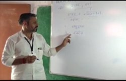 MP: पहले सरकारी स्कूल में सफाई, फिर बच्चों को संस्कृत पढ़ाता है यह चपरासी, 23 साल से कर रहा ऐसा काम