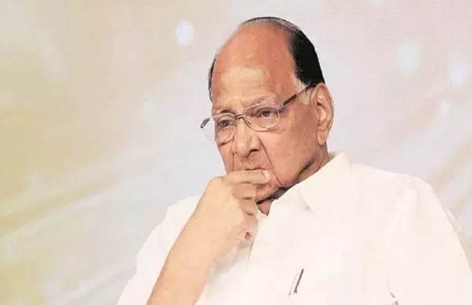 शरद पवार ने जिसे टिकट दिया उसने चुनाव से पहले ही छोड़ी NCP, मुंडे सिस्टर्स की मौजूदगी में थामा बीजेपी का दामन