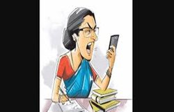 एमपी : डीपीसी मांग रहे पैसे और स्मार्ट लड़कियां, शिक्षिकाओं ने कहा कैसे पढ़ाऊं, कलेक्टर से कार्रवाई की गुहार