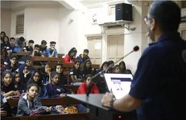 teaching profession, TET, UGC-NET, female teachers, male teachers, Higher Education report 2017-18, Union Ministry of Human Resource Development, HRD, contractual jobs, gender gap, india news, Hindi news, news in Hindi, latest news, today news in Hindi