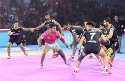 Jaipur Pink Panthers vs Telugu Titans: सिद्धार्थ देसाईं ने बिखेरा जलवा, तेलुगू टाइटंस ने जयपुर पिंक पैंथर्स को हराया