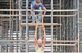 modi govt, minimum wages, daily wage, Code on wages Act, floor wage, ministry of labour and employment, committee’s recommendation, expert committee, CITU, labour economist,