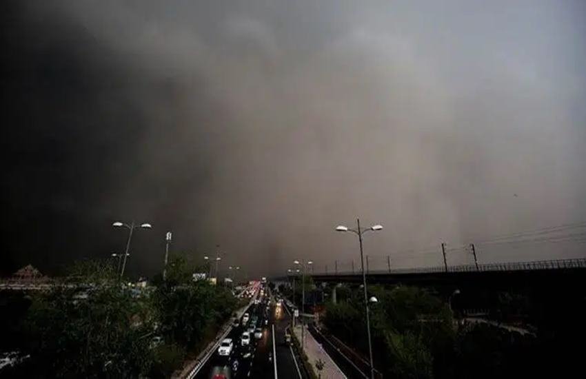Weather Forecast Report LIVE: रांची जमशेदपुर, कोलकाता, मिदनापुर सहित पश्चिम बंगाल और झारखंड में भी कई जगहों पर हल्की से मध्यम बारिश देखने को मिलेगी।