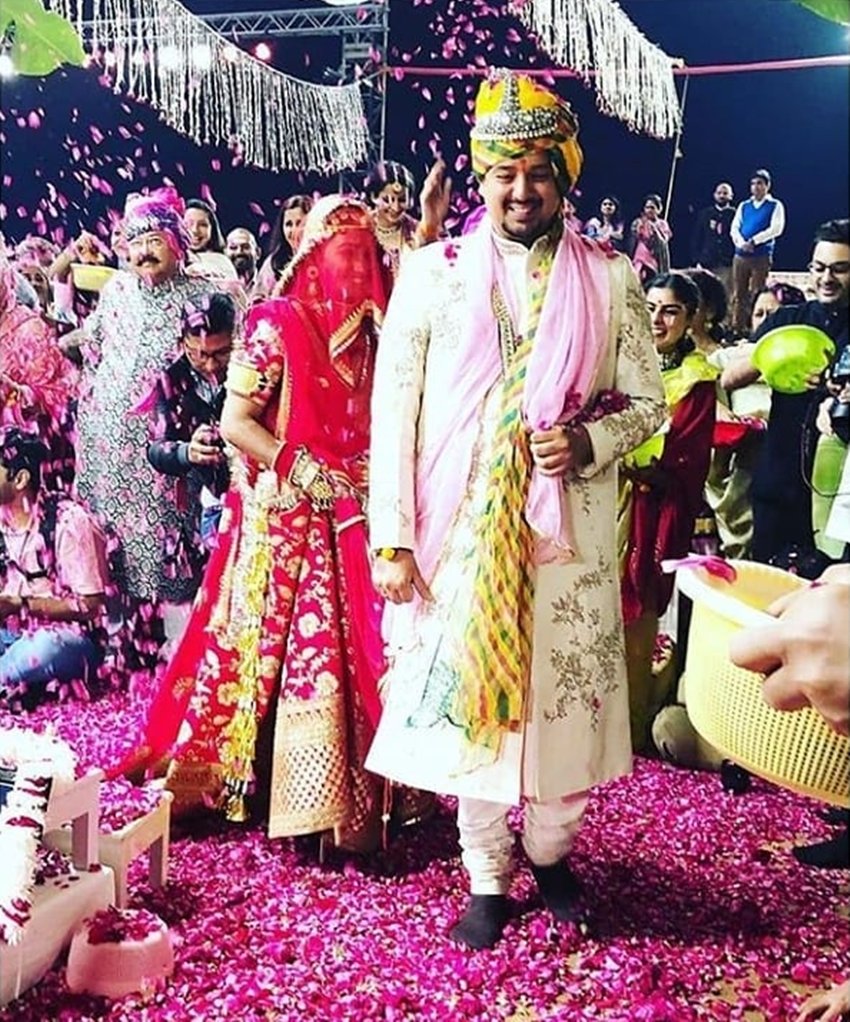 दोनों की शादी पूरे राजपूताना रीति रिवाजों से संपन्न हुई।