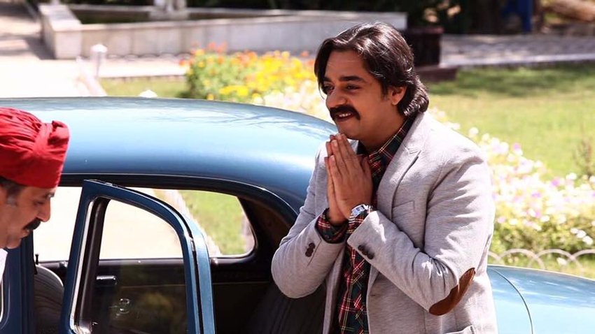 चंद्रचूर सिंह की पहली फिल्म तेरे मेरे सपने 1996 में रिलीज हुई थी। इस फिल्म का गाना आंख मारे आज भी काफी पसंद किया जाता है।