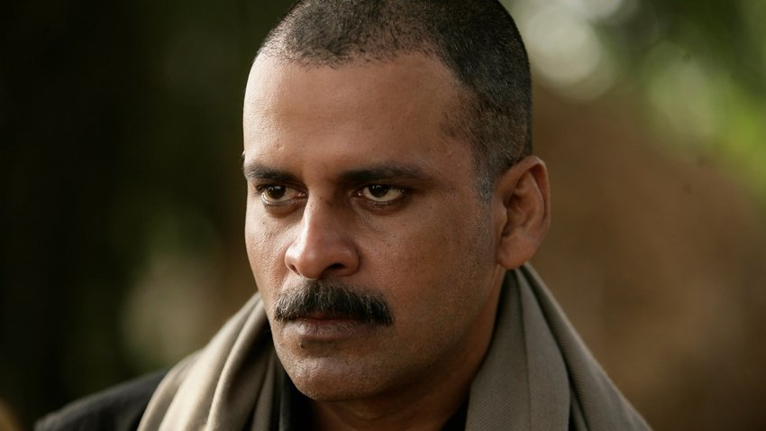 मनोज वाजपेयी, गैंग्स ऑफ वासेपुर: अनुराग कश्यप की इस फिल्म के लिए मनोज वाजपेयी गंजे हुए थे। उनका निभाया गया सरदार खान का किरदार काफी लोकप्रिय हुआ। फिल्म भी सुपरहिट साबित हुई।