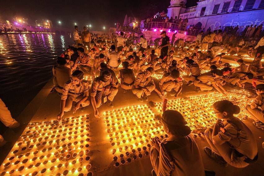 Diwali 2019, Diwali, Deepotsav, ayodhya news, deepotsav in ayodhya, deepotsav 2019, yogi adityanath, guinness world record india, अयोध्या, दीपोत्सव, योगी आदित्यनाथ, अयोध्या, सीएम योगी, गिनीज बुक ऑफ रिकॉर्ड, Deepotsav News, Diwali News, India News, Hindi News