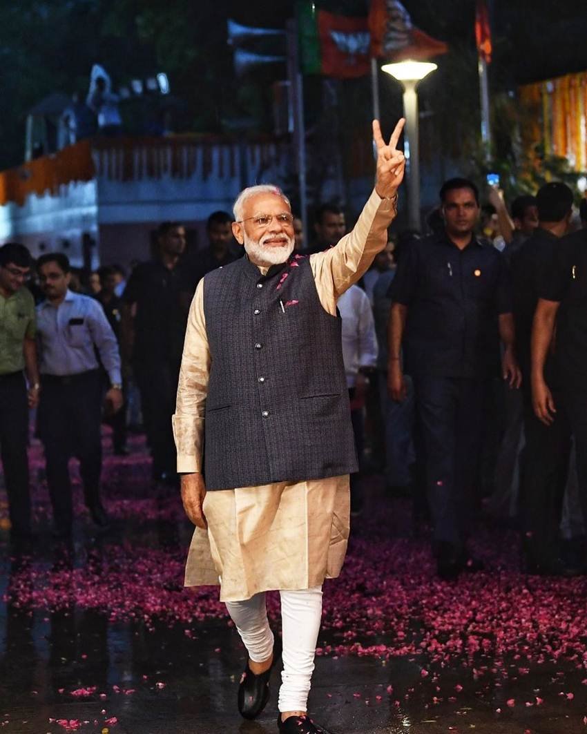 नरेंद्र मोदी: लता मंगेशकर ने देश के प्रधानमंत्री नरेंद्र मोदी को फॉलो किया है। लता सोशल मीडिया में अकसर पीएम मोदी की कार्यशैली की तारीफ करती रहती हैं। (Photo: Narendra Modi instagram)