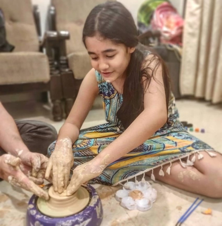 कुल्फी कुमार बाजे वाला एक बंगाली सीरियल ‘पोटोल कुमार गानवाला’ का हिंदी रीमेक है।