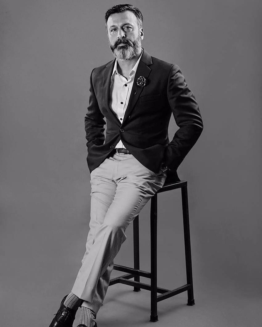 इस तस्वीर को अपने इंस्टाग्राम पर शेयर करते हुए नितिन मेहता ने लिखा था- 21 साल तक सेना की वर्दी पहनने के बाद ये जब मैंने मॉडलिंग की दुनिया में कदम रखना चाहा तब ये तस्वीर खिंचवाई थी।