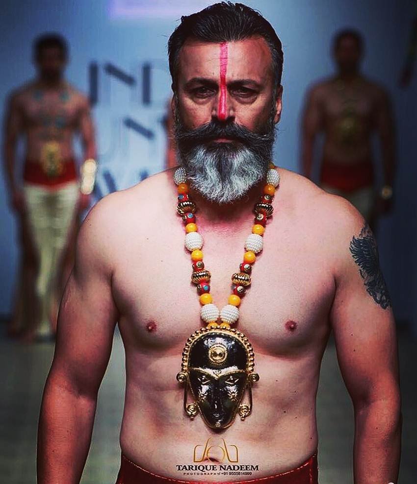जब नितिन रैम्प पर उतरते हैं तो वहां भी वह अपनी एक अलग छाप छोड़ जाते हैं।