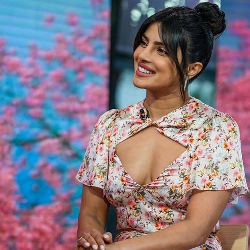 प्रियंका चोपड़ा को द स्काई इज पिंक से काफी उम्मीदे हैं। इस फिल्म में उनके साथ फरहान अख्तर, जायरा वसीम और रोहित सराफ भी हैं।