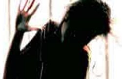 उत्तर प्रदेश: दहेज में Royal Enfield नहीं मिली तो भड़क गया पति, गुस्से में काट डाली पत्नी की नाक