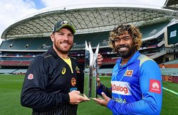 AUS vs SL 2nd T20 Playing 11, Australia vs Sri Lanka Live Score Updates: श्रीलंका ने किया एक बदलाव, ये है दोनों टीमों की प्लेइंग 11