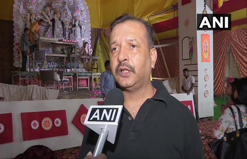 दिल्ली दुर्गा पूजा समिति के सचिव रॉबिन बोस (फोटो सोर्स - इंडियन एक्सप्रेस)