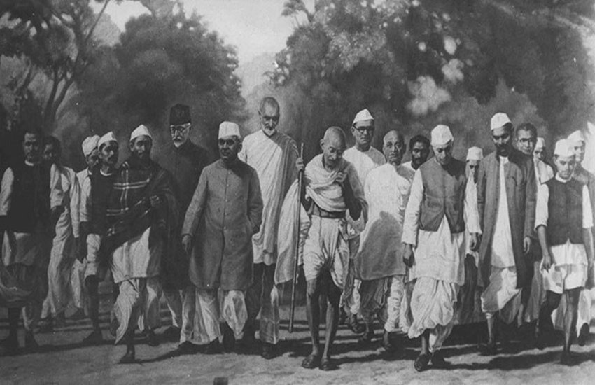 महात्मा गांधी 
फोटो सोर्स- इंडियन एक्सप्रेस 