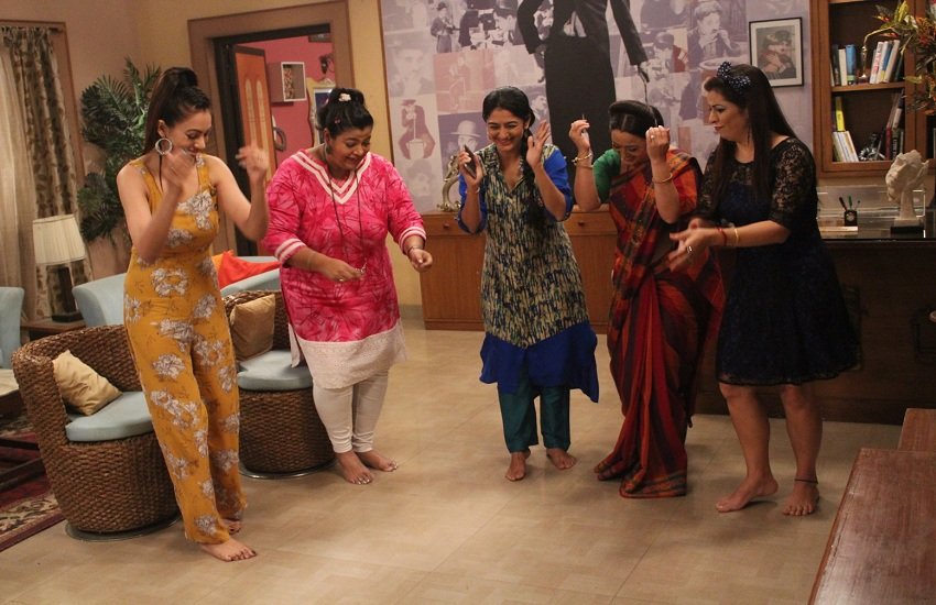 Tarak Mehta Ka Ooltah Chashmah, Taarak Mehta Ka Ooltah Chashmah, dayaben, dayaben Taarak Mehta Ka Ooltah Chashmah, Taarak Mehta Ka Ooltah Chashmah Disha vakani, Nidhi Bhanushali, who played the role of dayaben, Taarak Mehta Ka Ooltah Chashmah show, Taarak Mehta Ka Ooltah Chashmah aaj ka episode, Taarak Mehta Ka Ooltah Chashmah disha vakani, TMKOC Daya Ben Comeback, Reunion of Daya BEN, Taarak Mehta Ka Ooltah Chashmah will return, Taarak Mehta Ka Ooltah Chashmah new dayaben entry, entertainment news, Bollywood news