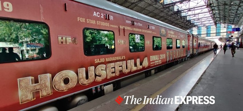हाउसफुल 4 पहली ऐसी फिल्म है जिसने प्रमोशन के लिए पूरी ट्रेन को बुक की है। दरअसल हाल ही में रेलवे ने ट्रेनों से प्रमोशनल एक्टिविटी को मंजूरी दी है। इस खास मकसद की ट्रेन को प्रमोशन ऑन व्हील्स नाम दिया गया है।