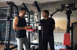 MS Dhoni जल्द कर सकते हैं मैदान पर वापसी, जिम में पसीना बहाने वाला VIDEO हुआ वायरल