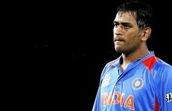 ट्विटर पर ट्रेंड करने लगा #DhoniRetires, सोशल मीडिया पर फैंस बोले- ऐसी मूर्खता की बातें मत करो