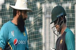 पाक के ख़राब प्रदर्शन से नाराज़ कोच मिस्बाह, कहा – श्रीलंका से सीरीज हारना टीम के लिए एक वेक अप कॉल