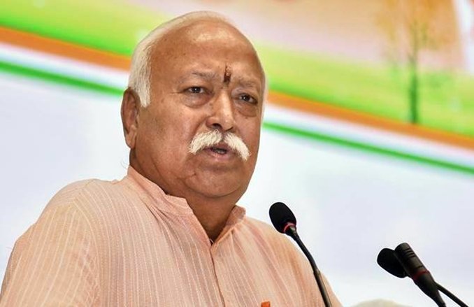 मोहन भागवत का दावा- गायों की देखभाल करने वाले कैदियों में कम होती है अपराध की प्रवृत्ति