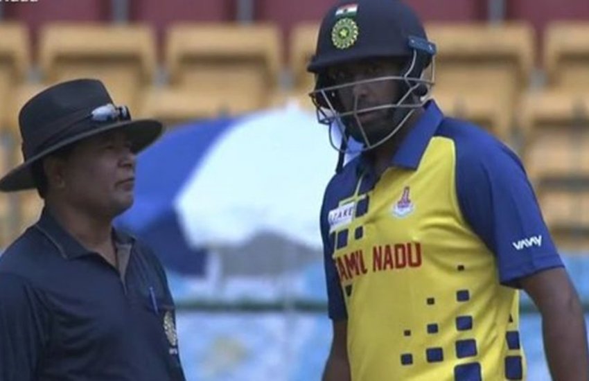 रविचंद्रन अश्विन शुक्रवार को विजय हजारे ट्रॉफी के फाइनल में तमिलनाडु की ओर से तीसरे नंबर पर बल्लेबाजी करने के लिए उतरे। (सोर्स- सोशल मीडिया)