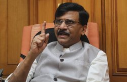 ‘कागज फाड़ सकते हो, मंत्रालय की फाइल में आग भी लगा सकते हो, पर बयान कैसे डिलीट करोगे?’ BJP पर गुर्राई शिवसेना