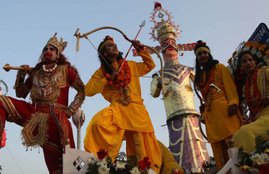 Ramleela, Shri Ram, Lord Ram, Guns, Gunfire, Firing, Hathras, Uttar Pradesh, UP, State News, National News, Hindi News