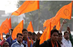 UP : मुजफ्फरनगर में विहिप नेता की कार में लगाई आग, दिवाली की रात हुई घटना सीसीटीवी में कैद