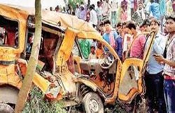 मध्य प्रदेश: एक ट्रक ने ऑटो में इतनी जोर से मारी टक्कर, दूसरे ट्रक से जा भिड़ा, 6 लोगों ने तड़प-तड़पकर तोड़ा दम