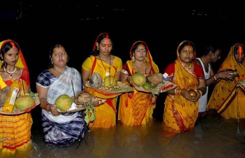 chhath puja, chhath puja vidhi, chhath puja 2019, chhath puja puja time, chhath puja time, chhath puja muhurat, chhath puja shubh muhurat 2019, chhath puja samagri list, chhath puja timings, chhath puja vrat vidhi, chhath puja vidhi in hindi, chhath puja vrat kahani, chhath puja vrat story, chhath puja song, chhath puja mantra, chhath puja shubh muhurat 2019