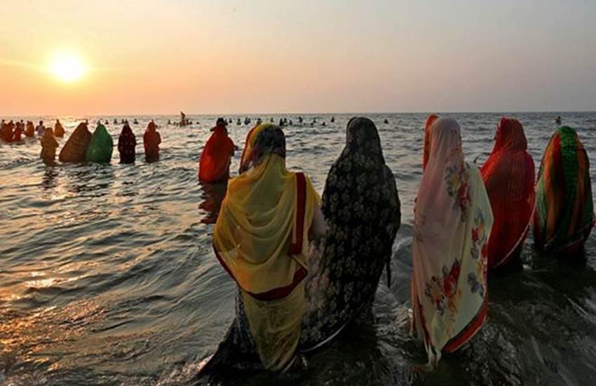chhath puja 2019, Chhath Puja 2019, Sun Rise Time, Subah Arghya, Sun Set Time, Sandhya Arghya, chhath, chhath 2019, kharna 2019, chhath puja, chhath puja date, chhath puja history, छठ पूजा, chhath puja nahay khay date, nahay khay 2019, chhath puja nahay khay 2019, chhath puja kharna 2019 wishes, chhath puja kharna 2019, kartik chhath puja 2019 date, chhath puja 2019 date in bihar hindi, kharna prasad, kharna kab hai, chhath arag ka time, chhath arag, chhath arag mantra, chhath prasad,
