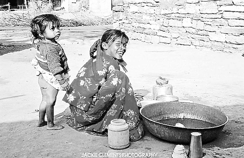 सोच बदलने से लेकर सजग और सशक्त व्यक्तित्व गढ़ने तक शिक्षा की महती भूमिका है।