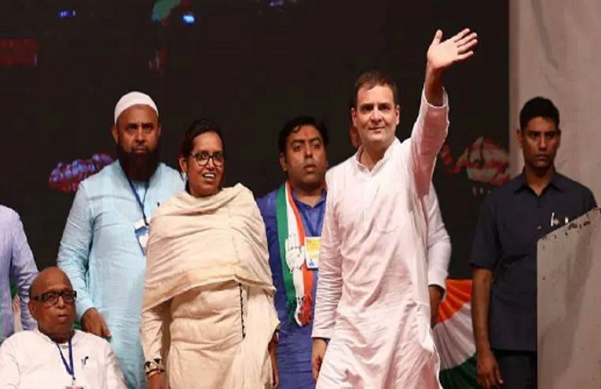 धारावी में कांग्रेस नेता राहुल गांधी रविवार को एक जनसभा संबोधित करते हुए। (Express Photo: Nirmal Harindran) धारावी में कांग्रेस नेता राहुल गांधी रविवार को एक जनसभा संबोधित करते हुए। (Express Photo: Nirmal Harindran)