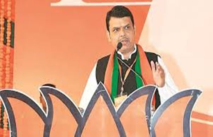 CM फडणवीस ने शरद पवार पर यूं कसा तंज, कहा- उनकी हालत आधे इधर जाओ, आधे उधर जाओ वाली