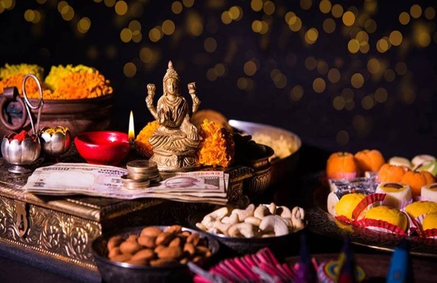 Dhanteras, Dhanteras 2019, Dhanteras 2019 date and time, Dhanteras Date 2019, Dhanteras muhurt, dhanteras Images, dhanteras wishes, Happy dhanteras, happy dhanteras, dhanteras kab hai, gold price, festive season, gold, gold price rises, gold jewellery, happy dhanteras, jansatta news, diwali, diwali 2019
