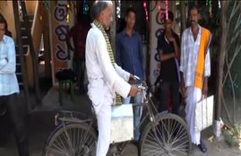 Odisha Farmer, electric cycle, electric bike, bamanda village, electric bike range, modified electric cycle, how to modified cycle, how to make electric bike, how to modified a bike