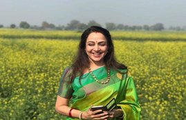 hema malini, happy birthday hema malini, hema malini age, हेमा मालिनी, hema malini date of birth, hema malini ke Dialogues, hema malini images, hema malini photos, hema malini insta account, hema malini twitter, hema malini facebook page, hema malini husband