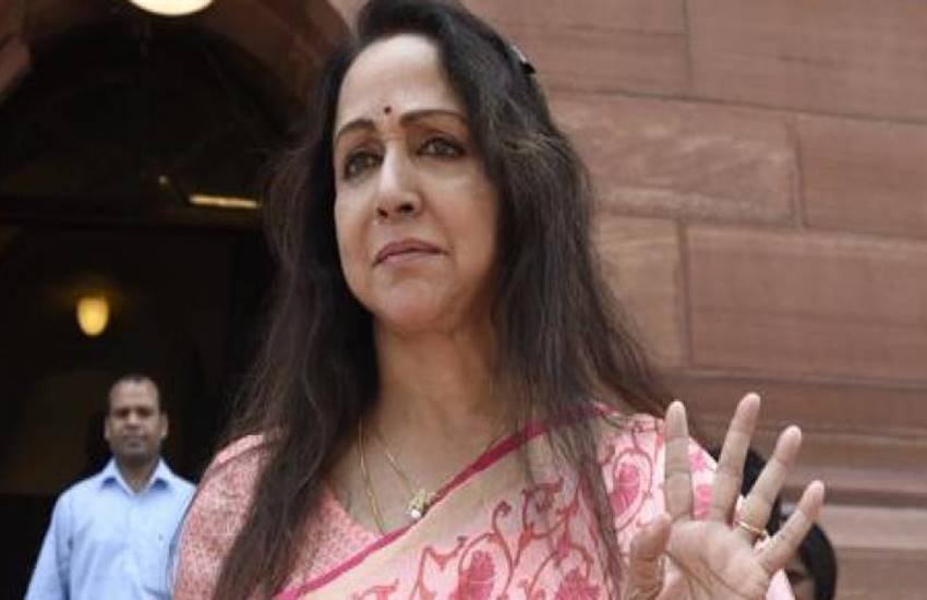 UP, Mathura MP, Hema malini, development work, raval villege, paucity of funds, basics facility, RO water, under construction school, india news, Hindi news, news in Hindi, latest news, today news in Hindi