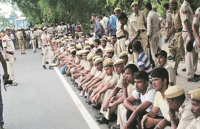 UP Home Guard Duty Scam: फर्जी हाजिरी लगा विभाग को बैठाई करोड़ो की चपत, 5 पुलिस अधिकारी गिरफ्तार