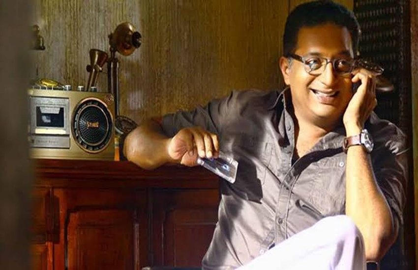 प्रकाश राज के इस वीडियो पर लोग उनपर हिंदू भावनाओं के अपमान का आरोप लगा ट्रोल कर रहे हैं।