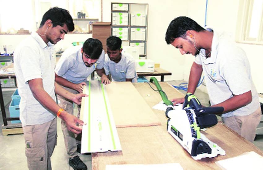 इन पदों पर मिलेगी नौकरी