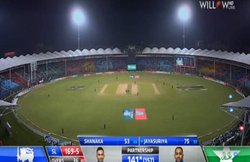 श्रीलंका के खिलाफ खेले गए मैच में 2 बार कटी कराची स्टेडियम की लाइट, पाकिस्तान की हुई किरकिरी