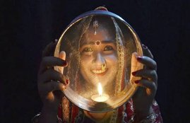 Karwa Chauth 2019, karwa chauth sargi online, karwa chauth sargi,सरगी, karwa chauth sargi food, karwa chauth sargi thali, karwa chauth sargi time, karwa chauth ki sargi, karwa chauth 2019 sargi, karwa chauth ki sargi in hindi, karwa chauth vrat sargi