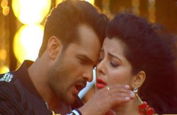 Khesari Lal- स्मृति सिन्हा का भोजपुरी गाने ‘बिस्कुट डुबा के’ में दिखा जबरदस्त रोमांस, 12 लाख से ज्यादा बार देखा गया