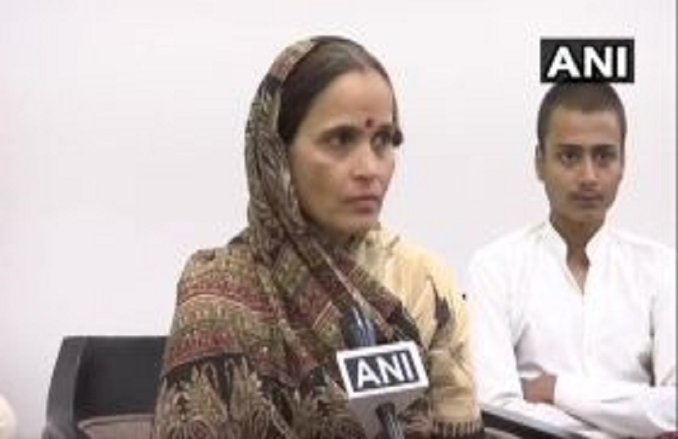 कमलेश तिवारी की पत्नी को मिली जान से मारने की धमकी, उर्दू लिखे लेटर मिलने से हड़कंप; Z Plus सिक्योरिटी की मांग