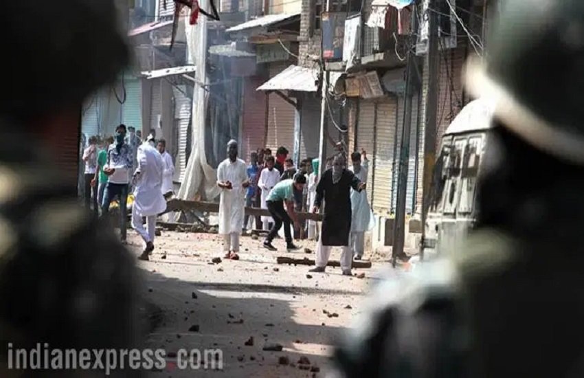 प्रतीकात्मक तस्वीर, फोटो सोर्स- इंडियन एक्सप्रेस