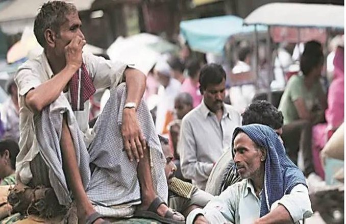 रिपोर्ट: आबादी की तुलना में नौकरियां नहीं दे पाई सरकार, 2012 के बाद बिना कॉन्ट्रेक्ट वाले कर्मियों को तरजीह