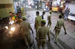 UP: मेरठ में सड़क हादसे के बाद बवाल, जमकर चले पत्थर-लाठी और गोलियां, एक की मौत व 10 घायल